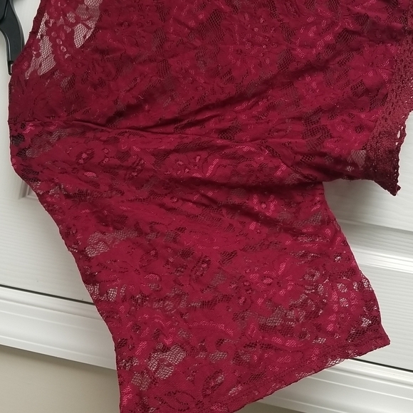 Lovely 153 Women's Lace Top - Picture 8 of 9